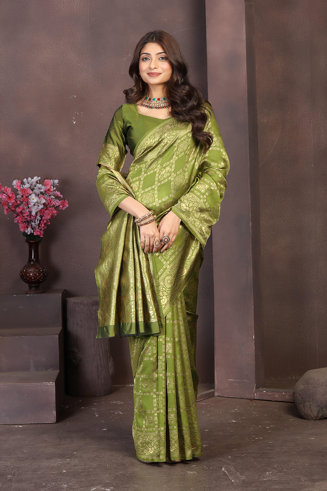 Elegant Mehendi Green Banarasi Silk Saree with Traditional Golden Zari Work