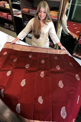 Epiphany Wine Soft Banarasi Silk Saree With Inspiring Blouse Piece