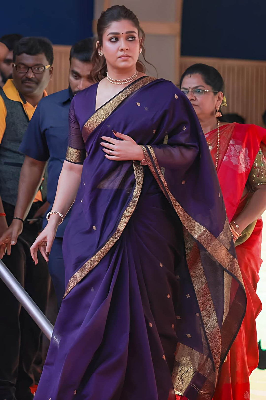 Bollywood Style Purple Silk Saree With Majestic Blouse Piece