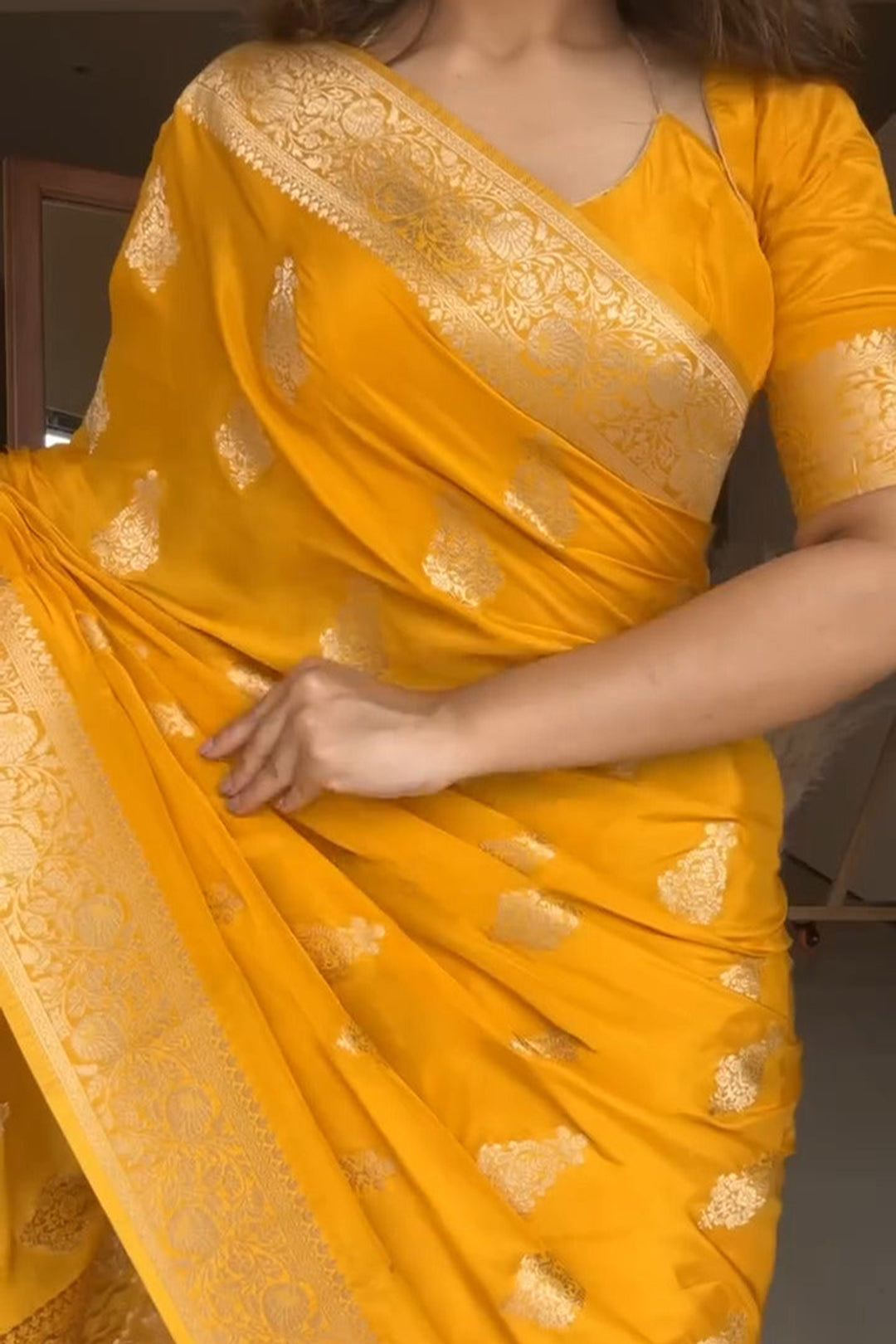 Extraordinary Yellow Soft Silk Saree With Glowing Blouse Piece