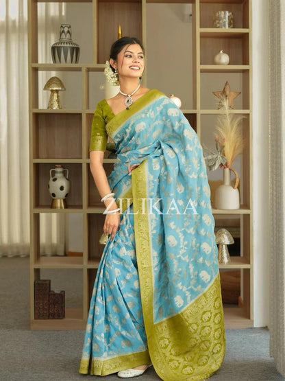 Radiant Banarasi Soft Silk Saree With Minimal Elegance & Rich Finish