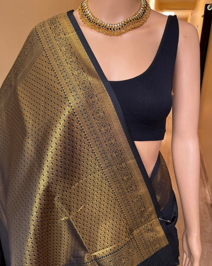 Banarasi Soft Silk Saree With Minimal Elegance & Vibrant Tone