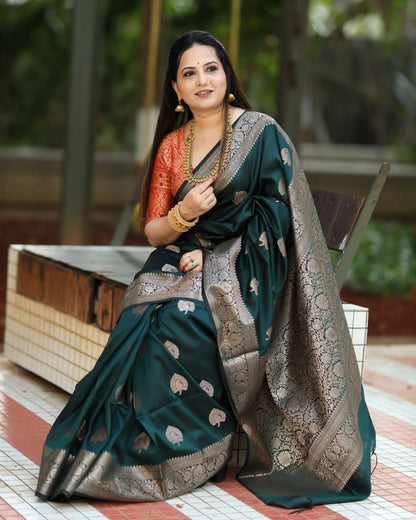 Banarasi Soft Silk Saree With Minimal Weave & Classic Charm
