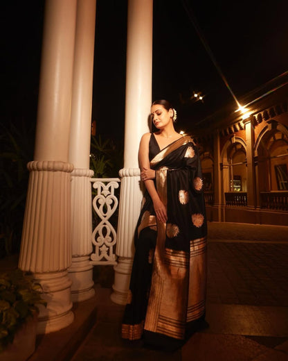 Banarasi Soft Silk Saree With Minimal Charm & Classic Appeal