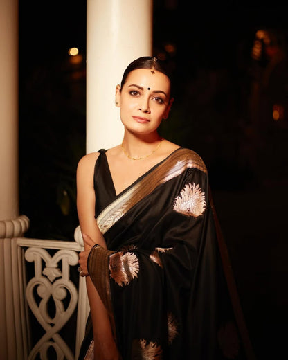 Banarasi Soft Silk Saree With Minimal Charm & Classic Appeal