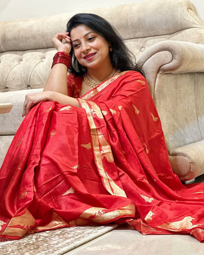 Regal Glow Banarasi Soft Silk Saree – Available in Scarlet Red & Royal Purple