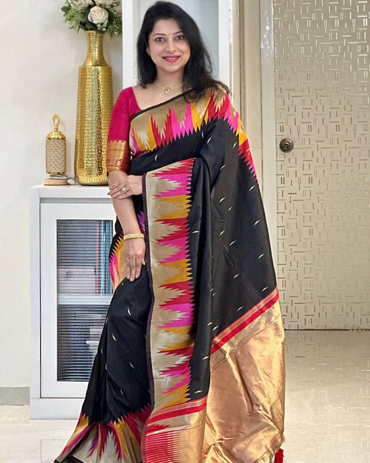 Majestic Black & Gold Kanchipuram