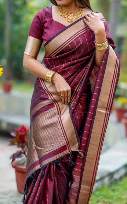 Golden Thread Elegance Banarasi Soft Silk Saree
