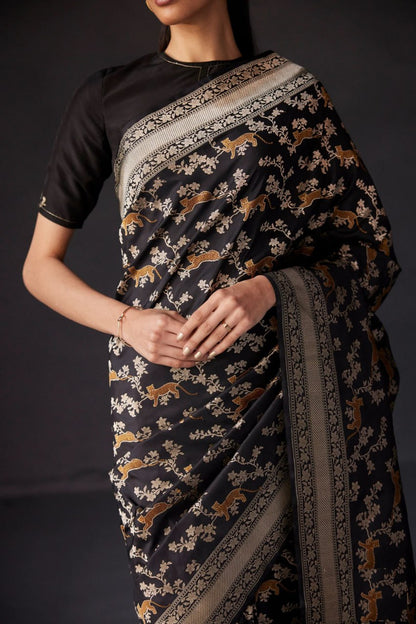 Aaryahi Panthera Banarasi Soft Silk Saree – Heritage Animal Motif Weave