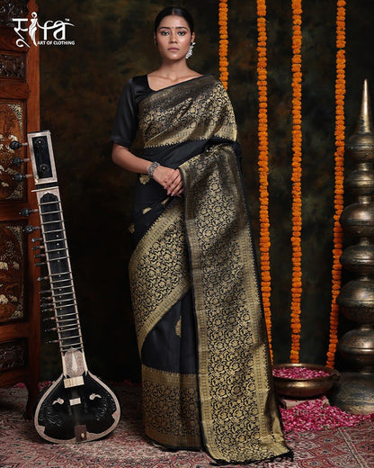 Regal Black & Gold Banarasi Silk Saree with Exquisite Zari Weaving Work