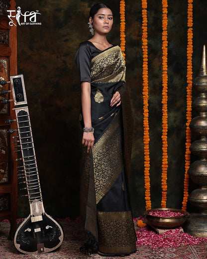 Regal Black & Gold Banarasi Silk Saree with Exquisite Zari Weaving Work