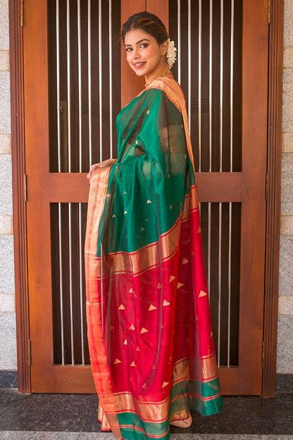 Banarasi Soft Silk Saree with Contrast Border & Rich Pallu