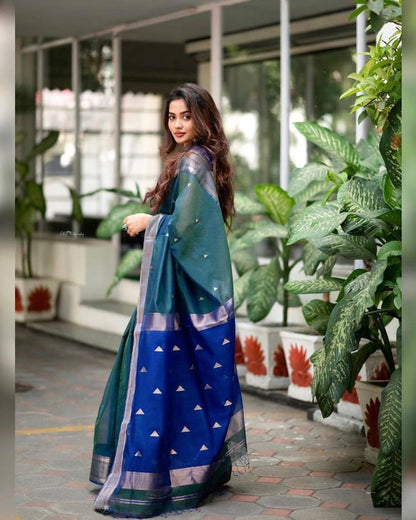 Banarasi Soft Silk Saree with Contrast Border & Rich Pallu
